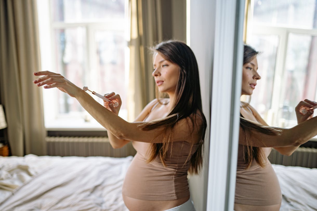 You are currently viewing Pregnancy Safe Skin Care: 10 Ingredients You Should Avoid